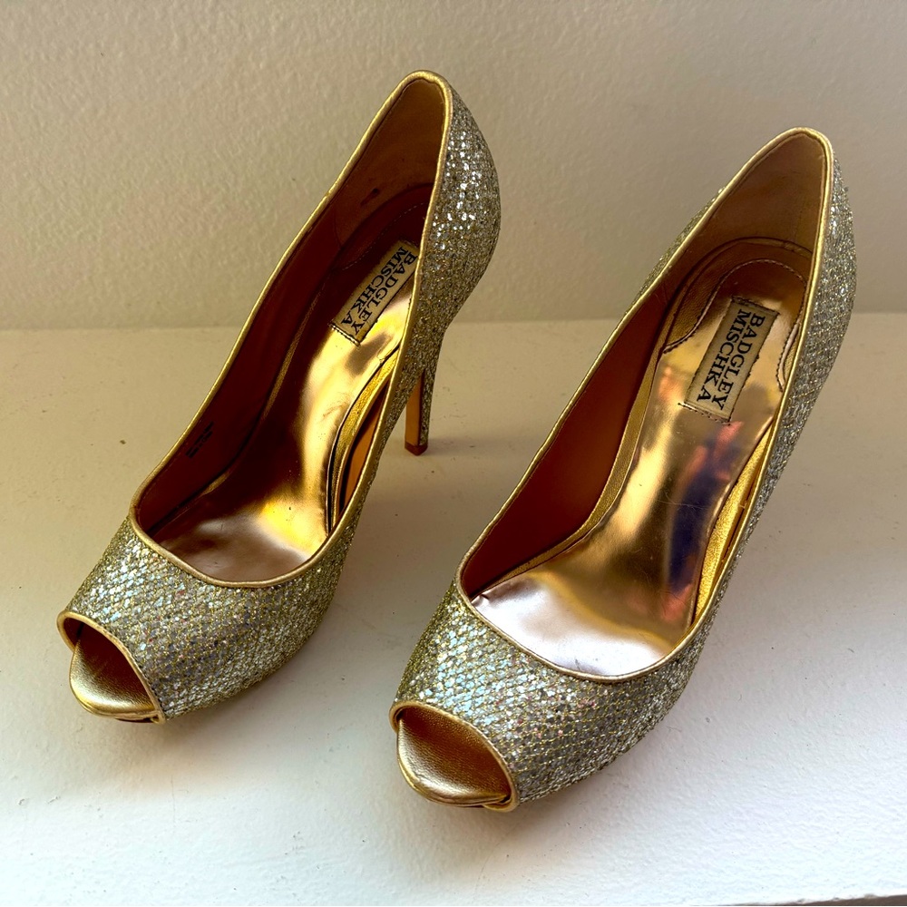 Badgley Mischka Women's Humbie II Gold Glitter Peep Toe Heels